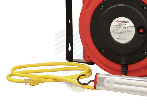 Benzersiz Soket Kilidi Elektrik Kablosu Makarası 50 &#39;&#39; 11W Floresan Lamba ile