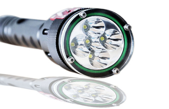 Yüksek Parlaklıkta LED Dalış Meşalesi